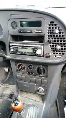 Sloopvoertuig saab 900 berlina 2.0 van het jaar 1994 aangedreven b206i