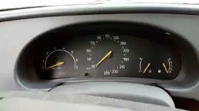 Sloopvoertuig saab 900 berlina 2.0 van het jaar 1994 aangedreven b206i