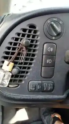Sloopvoertuig saab 900 berlina 2.0 van het jaar 1994 aangedreven b206i
