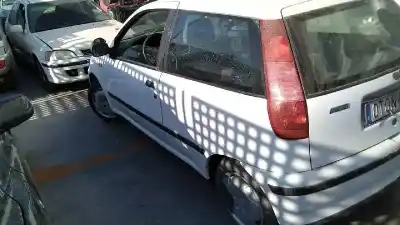 Veículo de Sucata fiat punto (176_) 75 1.2 do ano 1994 alimentado 176a8.000