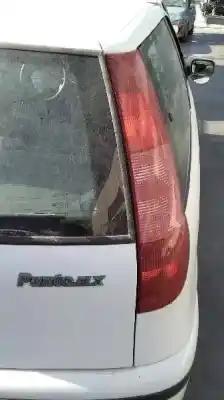 Veículo de Sucata fiat punto (176_) 75 1.2 do ano 1994 alimentado 176a8.000