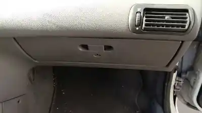 Veículo de Sucata fiat punto (176_) 75 1.2 do ano 1994 alimentado 176a8.000