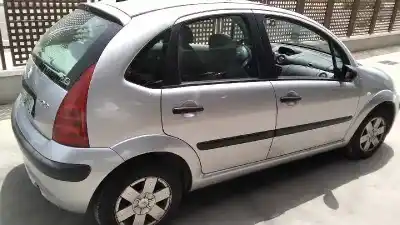 Véhicule à la ferraille citroen c3 1.4 de l'année 2002 alimenté kfv