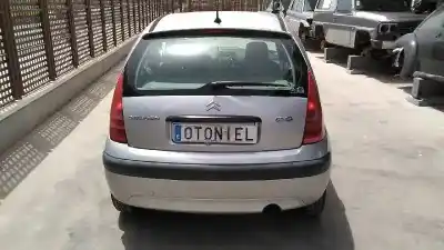 Véhicule à la ferraille citroen c3 1.4 de l'année 2002 alimenté kfv