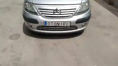 Véhicule à la ferraille citroen c3 1.4 de l'année 2002 alimenté kfv
