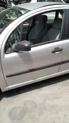 Véhicule à la ferraille citroen c3 1.4 de l'année 2002 alimenté kfv
