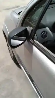 Véhicule à la ferraille citroen c3 1.4 de l'année 2002 alimenté kfv