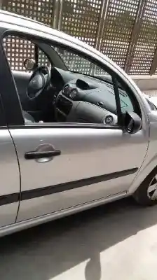 Véhicule à la ferraille citroen c3 1.4 de l'année 2002 alimenté kfv