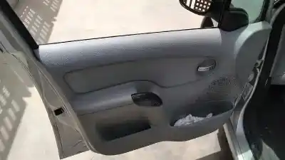 Véhicule à la ferraille citroen c3 1.4 de l'année 2002 alimenté kfv