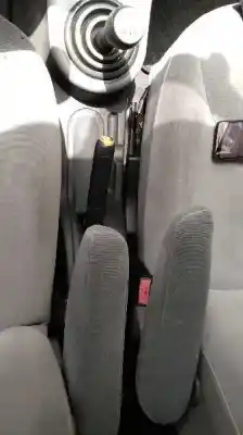 Véhicule à la ferraille citroen c3 1.4 de l'année 2002 alimenté kfv