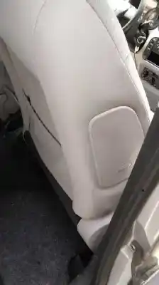 Véhicule à la ferraille citroen c3 1.4 de l'année 2002 alimenté kfv