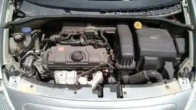 Véhicule à la ferraille citroen c3 1.4 de l'année 2002 alimenté kfv