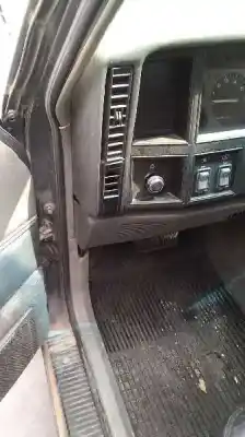 Vehicul casat jeep cherokee (xj) 4.0 al anului 1990 alimentat chrysler g-u