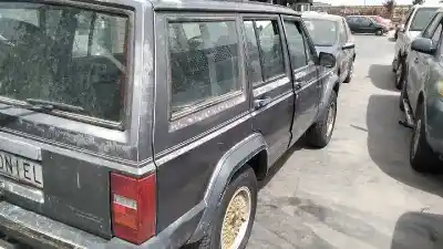 Vehicul casat jeep cherokee (xj) 4.0 al anului 1990 alimentat chrysler g-u