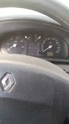 Здавання транспортного засобу renault laguna ii (bg0) dynamique року 2001 потужний f9q t7