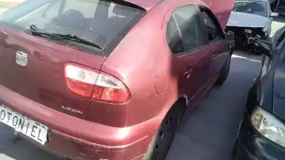 Здавання транспортного засобу seat leon (1m1) signo року 2000 потужний akl