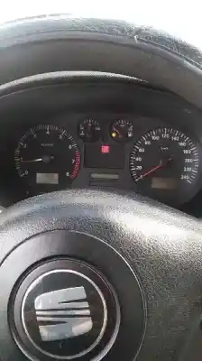 Здавання транспортного засобу seat leon (1m1) signo року 2000 потужний akl