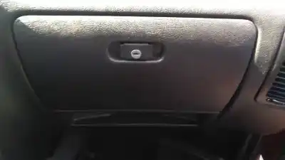 Здавання транспортного засобу seat cordoba berlina (6k2) clx року 1995 потужний abd