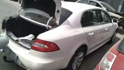 Veículo de Sucata skoda suberb (3t4) ambition do ano 2009 alimentado bmp