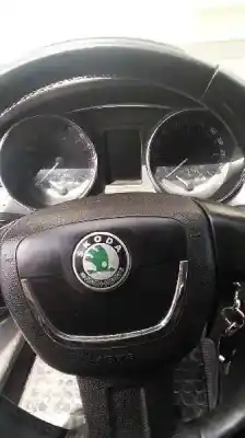 Veículo de Sucata skoda suberb (3t4) ambition do ano 2009 alimentado bmp