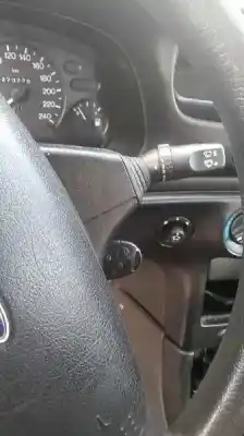 Sloopvoertuig ford mondeo berlina (gd) ghia van het jaar 1999 aangedreven rkf