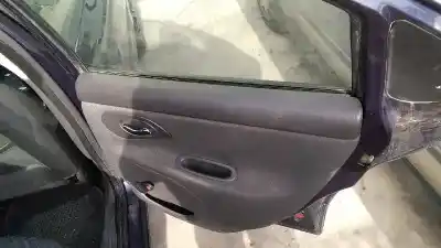 Sloopvoertuig ford mondeo berlina (gd) ghia van het jaar 1999 aangedreven rkf