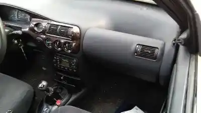 Здавання транспортного засобу ford escort berl./turnier atlanta berlina року 1998 потужний l1h