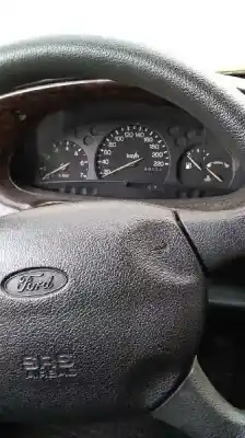 Здавання транспортного засобу ford escort berl./turnier atlanta berlina року 1998 потужний l1h