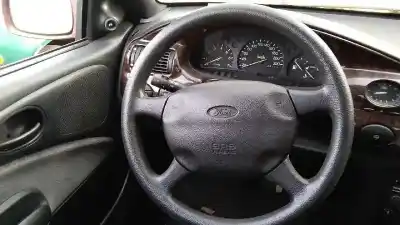 Здавання транспортного засобу ford escort berl./turnier atlanta berlina року 1998 потужний l1h