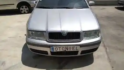 Veículo de Sucata skoda octavia berlina (1u2) classic do ano 2002 alimentado asv