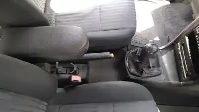 Veículo de Sucata skoda octavia berlina (1u2) classic do ano 2002 alimentado asv