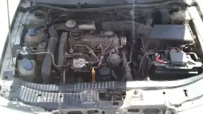 Veículo de Sucata skoda octavia berlina (1u2) classic do ano 2002 alimentado asv