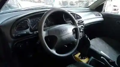 Sloopvoertuig ford mondeo berlina (gd) ghia van het jaar 1999 aangedreven rkf