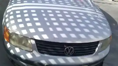 Veículo de Sucata volkswagen passat berlina (3b2) berlina do ano 1997 alimentado adr