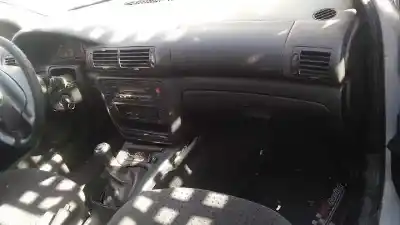 Veículo de Sucata volkswagen passat berlina (3b2) berlina do ano 1997 alimentado adr