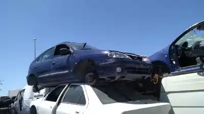 Утилизация автомобиля RENAULT MEGANE I FASE 2 BERLINA (BA0) 1.4 16V Expression 95 CV / 70 KW года 2000 питание K4J C7