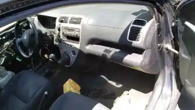 Veicolo di demolizione honda civic berlina 5 (eu7/8) 1.6i es dell'anno 2001 alimentato d16v1
