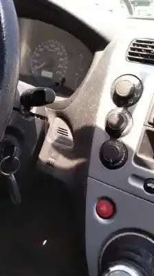 Veicolo di demolizione honda civic berlina 5 (eu7/8) 1.6i es dell'anno 2001 alimentato d16v1