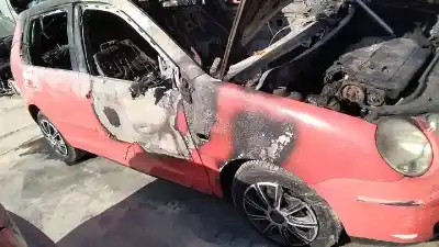 Veicolo di demolizione volkswagen polo (9n1) 1.4 fsi dell'anno 2002 alimentato 