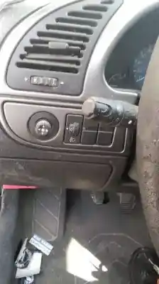 Veicolo di demolizione citroen xsara berlina 1.9td attraction dell'anno 2000 alimentato dhy