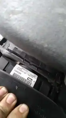 Veículo de Sucata citroen c3 1.4 hdi exclusive do ano 2002 alimentado 8hx