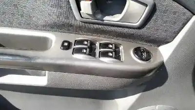 Véhicule à la ferraille kia carens 2.0 crdi ex monovolumen de l'année 2005 alimenté d4ea