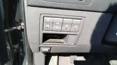 Véhicule à la ferraille kia carens 2.0 crdi ex monovolumen de l'année 2005 alimenté d4ea