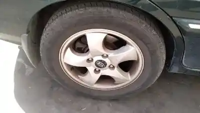 Véhicule à la ferraille kia carens 2.0 crdi ex monovolumen de l'année 2005 alimenté d4ea