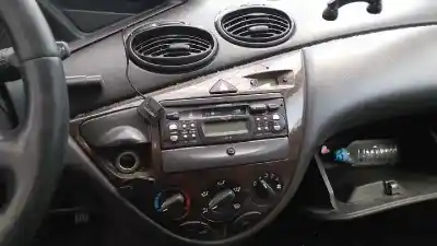 Veículo de Sucata ford focus berlina (cak) ghia do ano 2000 alimentado c9da
