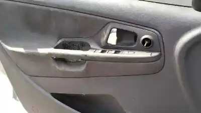Здавання транспортного засобу seat cordoba berlina (6k2) stella року 1999 потужний agp