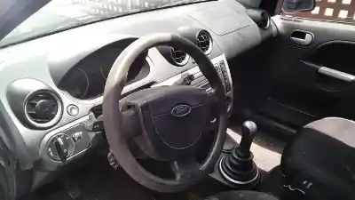Vehicul casat ford fiesta (cbk) ambiente al anului 2005 alimentat fxjb