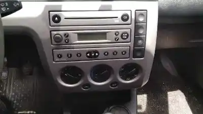 Vehicul casat ford fiesta (cbk) ambiente al anului 2005 alimentat fxjb