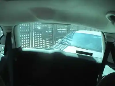 Veículo de Sucata ford galaxy (vy) trend do ano 2003 alimentado auy