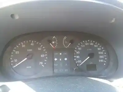 Veicolo di demolizione renault clio ii fase i (b/cbo) 1.2 dell'anno 1999 alimentato d7f d7